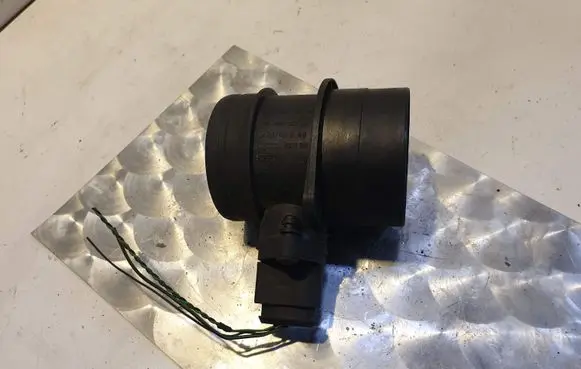 Volkswagen Touran I Mass air flow meter 0281002461 074906461BX