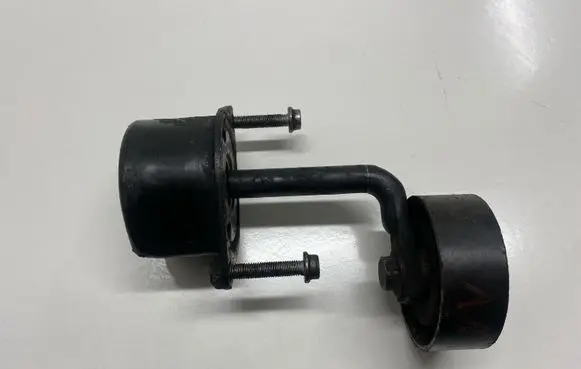BMW X3 E83 Generator/alternator belt tensioner 7786880