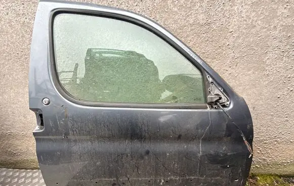Peugeot Partner Front door