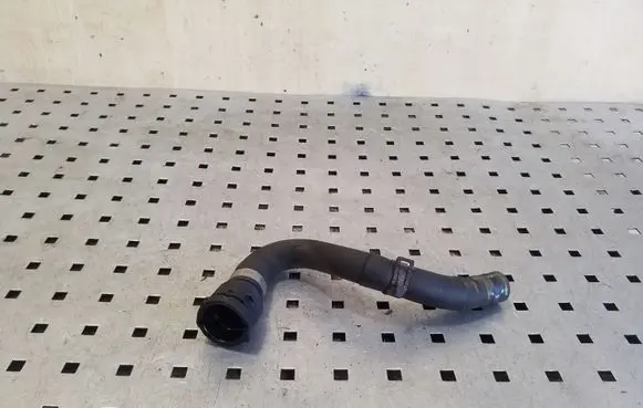 Volkswagen PASSAT B8 Engine coolant pipe/hose 5Q0122101S