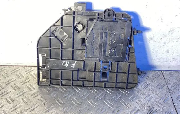 BMW 5 F10 F11 Other engine bay part 7590620
