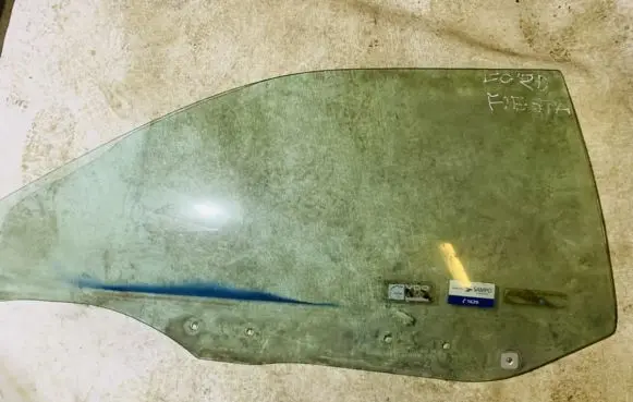 Ford Fiesta Front door window glass four-door