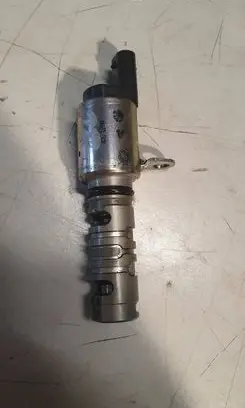 Skoda Octavia Mk3 (5E) Camshaft vanos timing valve 04E906455D