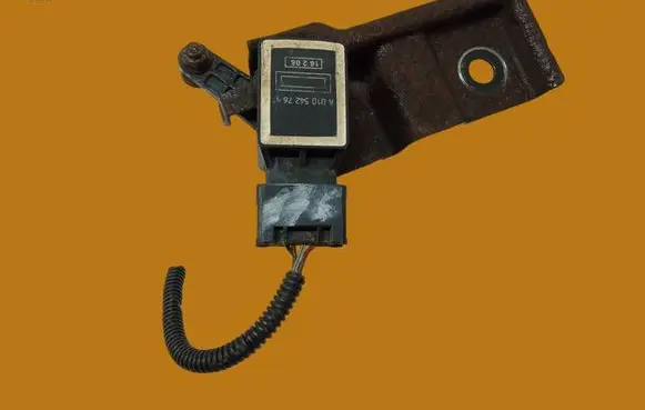 Mercedes-Benz S W220 Sensor A0105427617