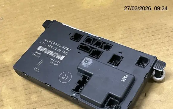 Mercedes-Benz E W211 Door control unit/module 2118707326