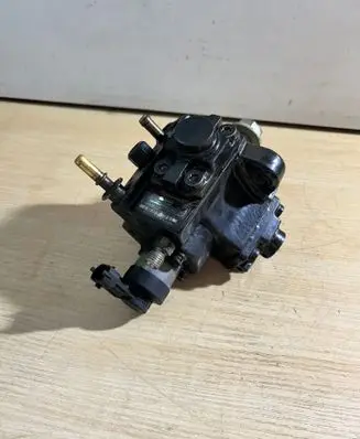 Alfa Romeo 159 Fuel injection high pressure pump 0445010185