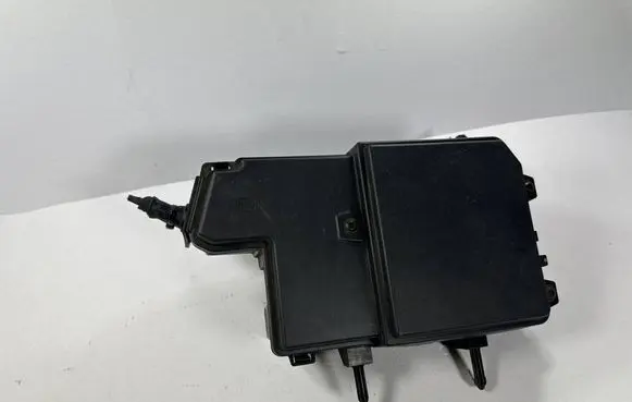 Renault Talisman Fuse box cover 
