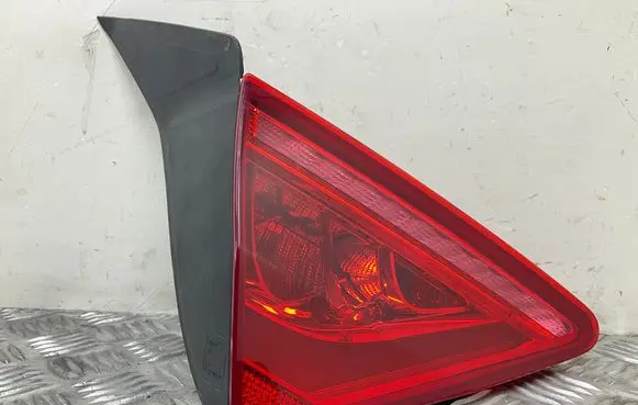 Audi A7 S7 4G Tailgate rear/tail lights 4G8945093