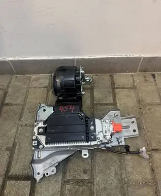 Toyota RAV 4 (XA50) Voltage converter inverter G927040010