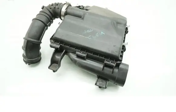 Suzuki Swift IV Air filter box 69T-A01