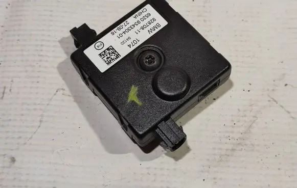 BMW X6M F86 Aerial antenna amplifier 65209343304 65209270490