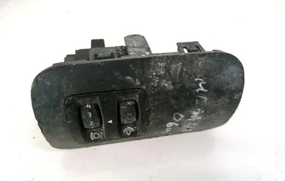 Renault Scenic II - Grand scenic II Headlight level height control switch 8200121805b 82020005524