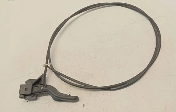 Engine bonnet (hood) release handle