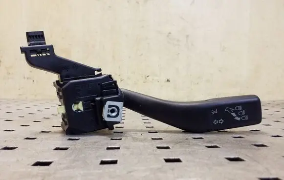 Volkswagen Golf VI Indicator stalk 1K0953513E