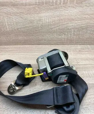 Volkswagen Golf V Front seatbelt 604414900