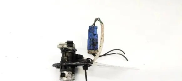 Rover 414 - 416 - 420 Front door lock (next to the handle) 
