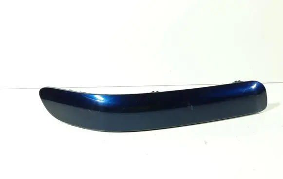 Rear bumper trim bar molding