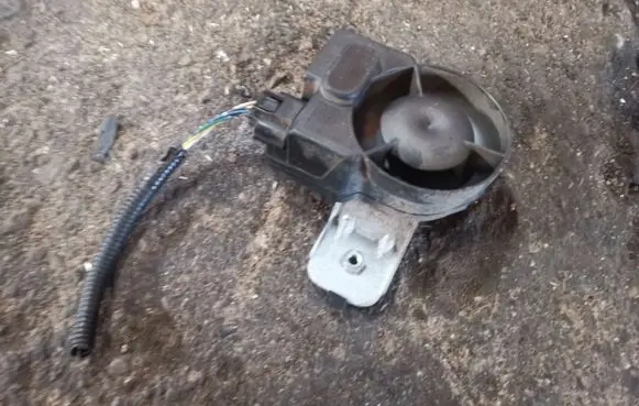 Nissan X-Trail T31 Alarm system siren 