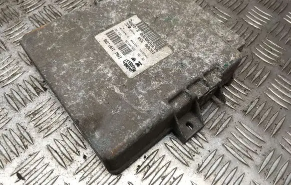 Peugeot 206 Engine control unit/module 9635990980 16300354 72052