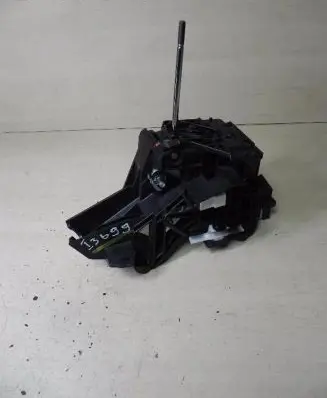 Toyota Avensis T270 Gear shifter/selector 75C584LH I3699