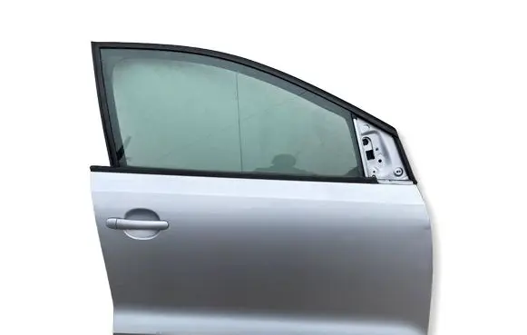 Volkswagen Polo V 6R Front door 