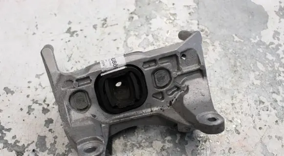 Renault Austral Gearbox mounting bracket 112546UB0B