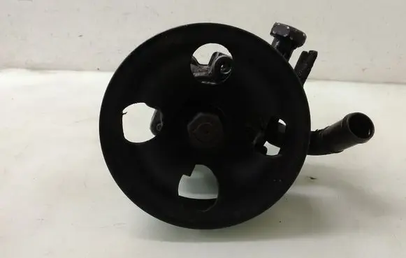 KIA Carens I Power steering pump