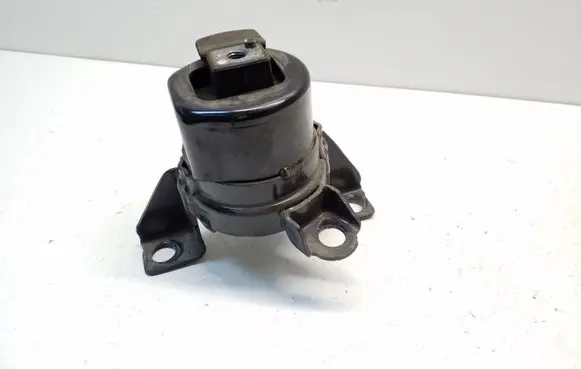 Ford Fusion II Engine mount bracket DG936F012AG