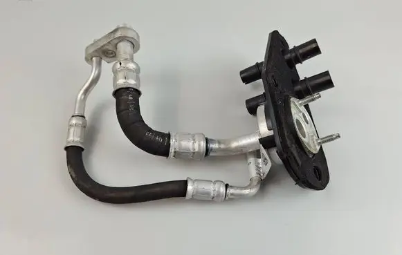 Jaguar F-Pace Coolant pipe/hose M8A218D487CC M8A218K628AB