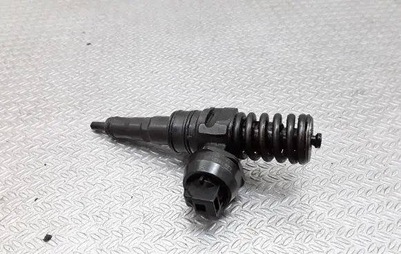Volkswagen Sharan Fuel injector 038130073AK