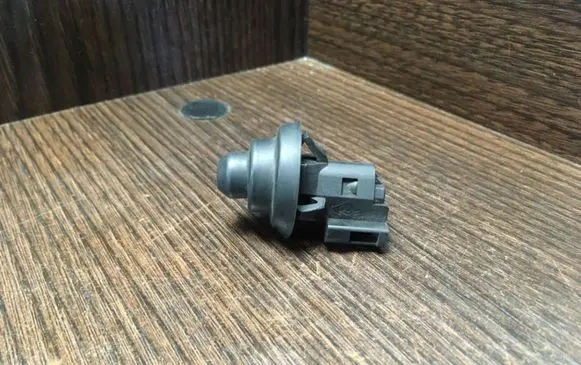 Iveco Daily 35 - 40.10 Other switches/knobs/shifts 7700831090