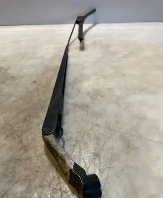 Toyota Corolla Verso AR10 Front wiper blade arm 6800NWB 260W 1676
