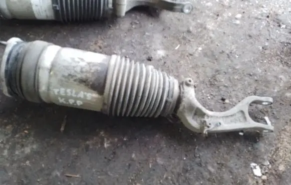 Tesla Model S Front shock absorber/damper 106736177C