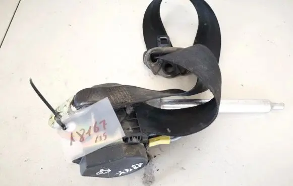 Audi A4 S4 B5 8D Front seatbelt 8d0857705a