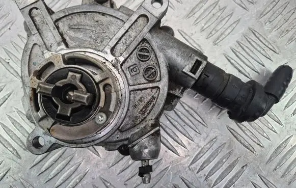Mercedes-Benz E W212 Vacuum pump A2722300565