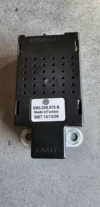 Volkswagen Golf VI Aerial antenna amplifier 5M0035570B BBT101209