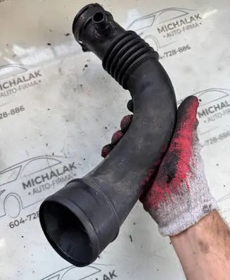 Renault Megane II Turbo air intake inlet pipe/hose 8200201515a