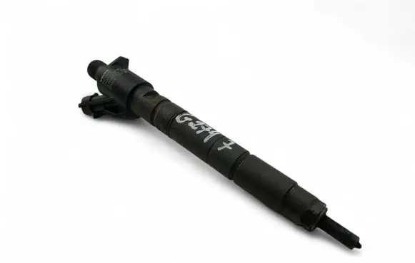 Volvo XC60 Fuel injector 31272690