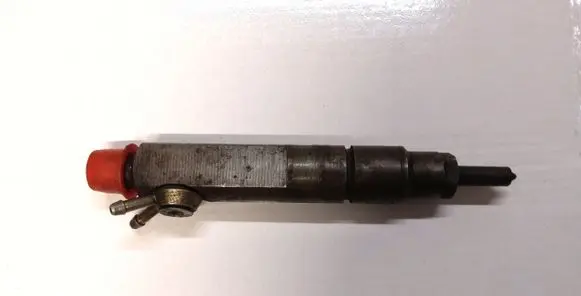 Audi A6 S6 C4 4A Fuel injector 046130201F