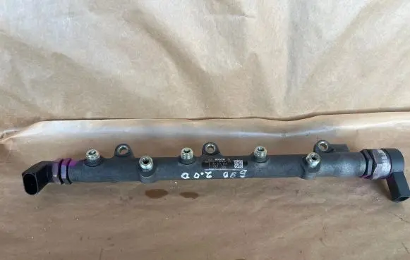BMW 3 E90 E91 Fuel main line pipe 7787164 0445214030