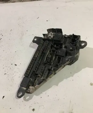 BMW 5 E60 E61 Fuse module 6906619