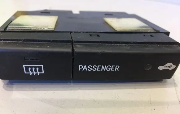 Toyota Avensis T250 Windscreen/window heater switch 8479005130C 03W49E MS494100016