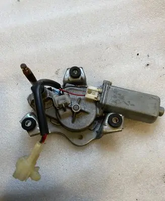 Mazda 626 Rear window wiper motor 34333581