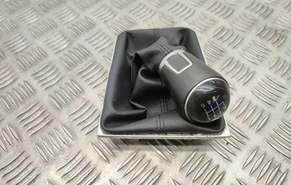 Gear lever shifter trim leather/knob