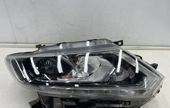 Nissan Rogue Headlight/headlamp