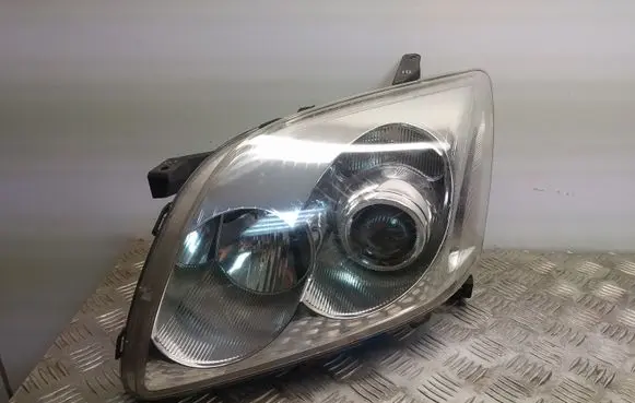 Toyota Avensis T250 Headlight/headlamp