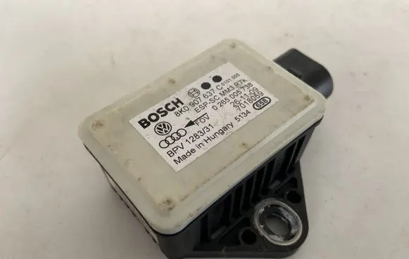 Audi A4 S4 B8 8K ESP acceleration yaw rate sensor 8K0907637C