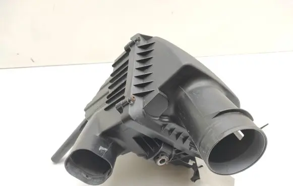 Opel Vivaro Air filter box 165009078R 93867738 165006196R