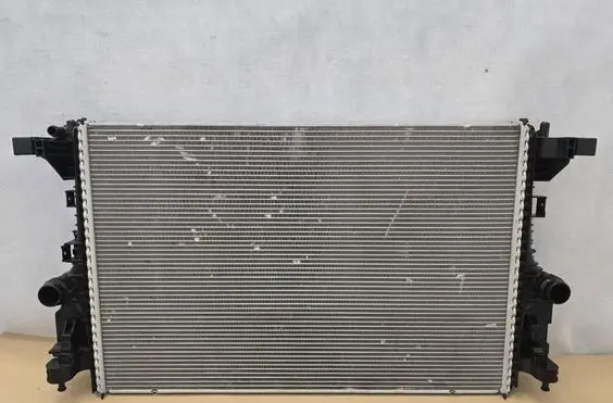 Mercedes-Benz A W177 Coolant radiator 1069009660 T0016687