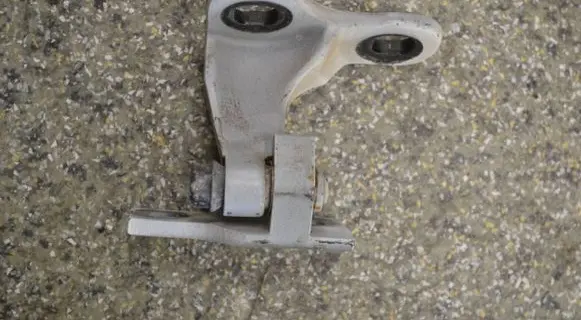 BMW 7 E65 E66 Front door upper hinge 7017815